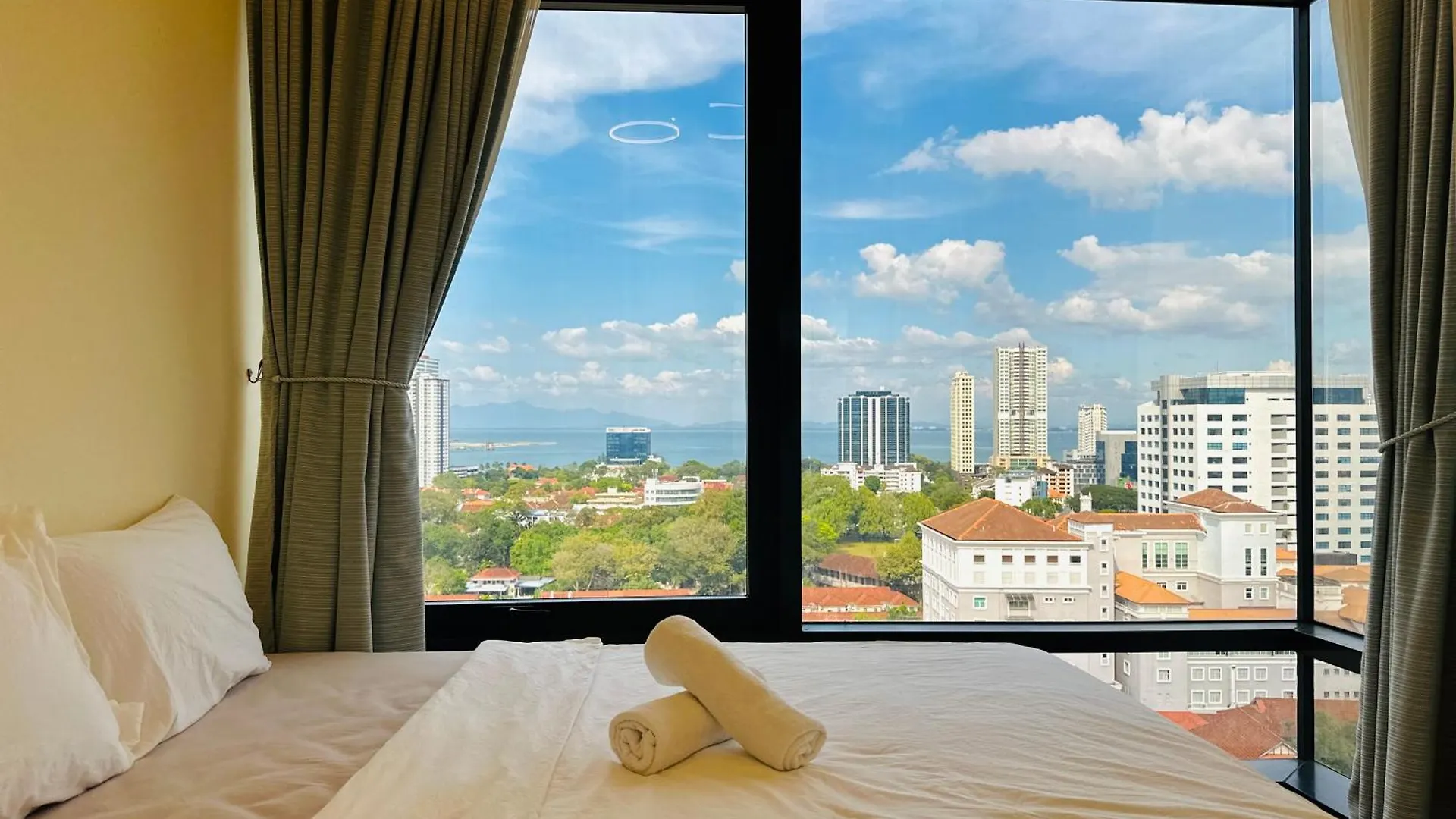 New Georgetown Tropical Macalister 218 Homestay 9Pax To11Pax Heng Apartment