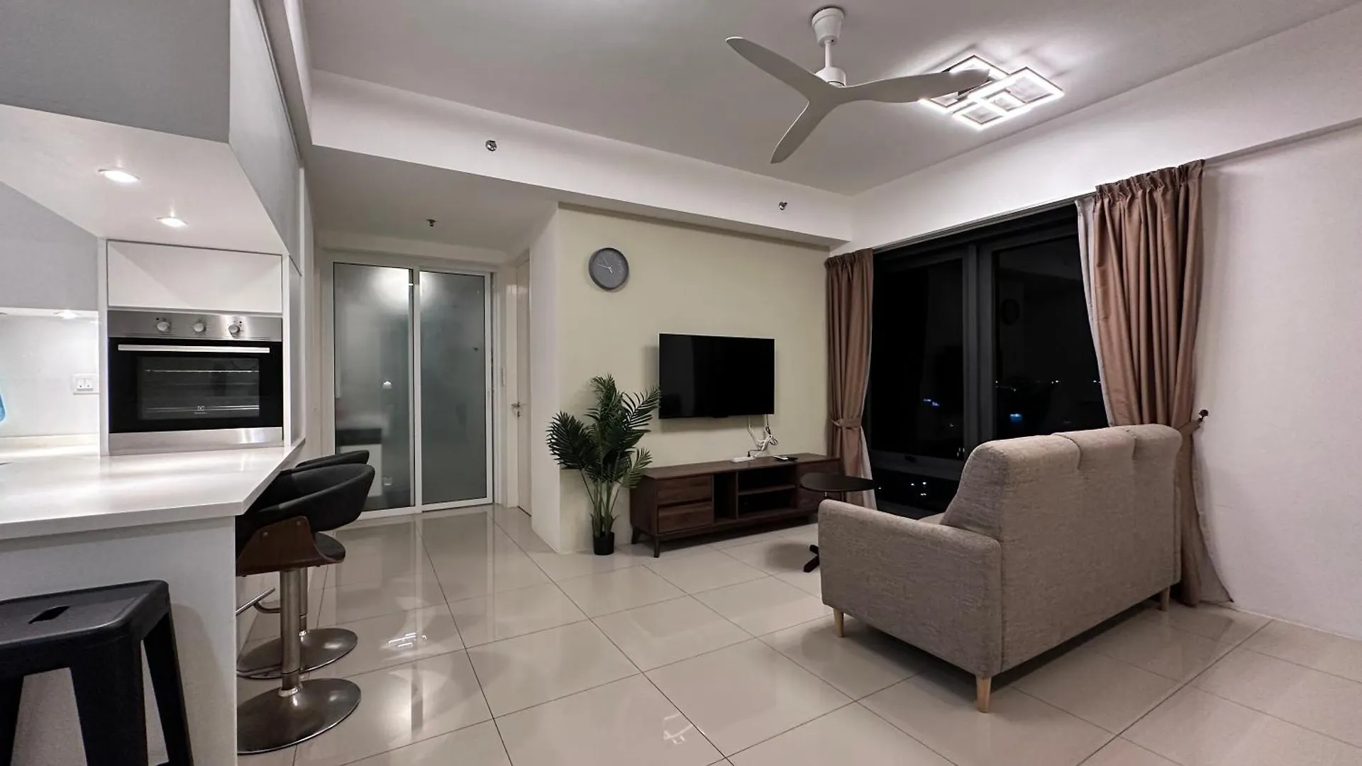 New Georgetown Tropical Macalister 218 Homestay 9Pax To11Pax Heng 0*, ג'ורג' טאון מלזיה