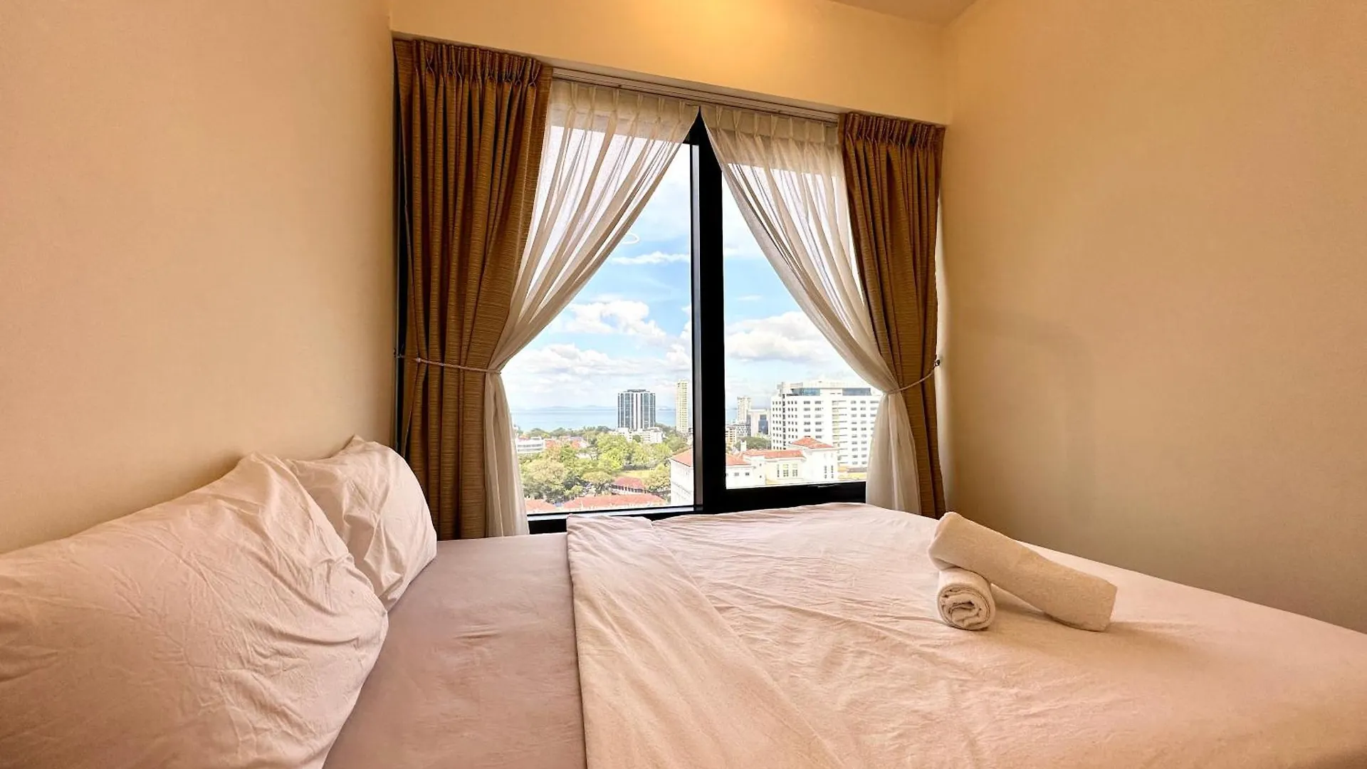 New Georgetown Tropical Macalister 218 Homestay 9Pax To11Pax Heng