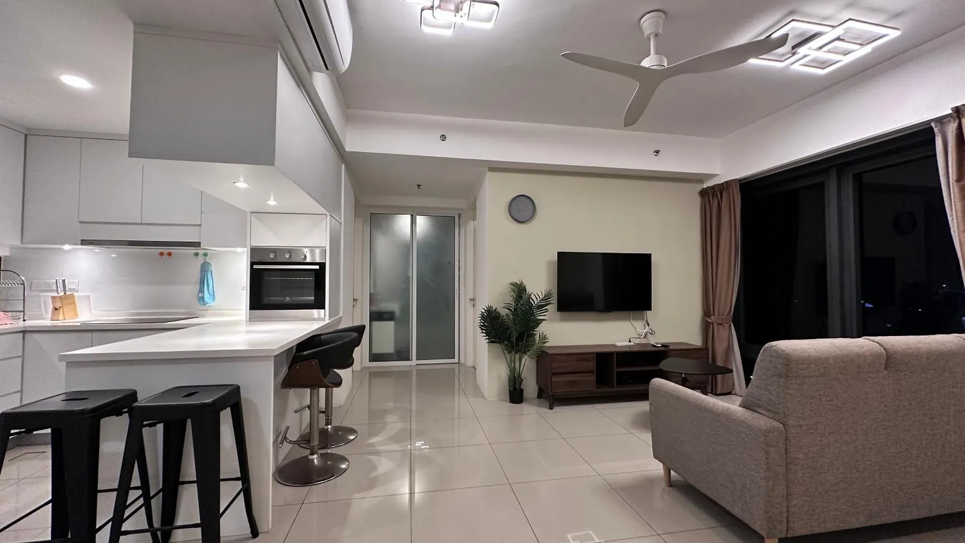 New Georgetown Tropical Macalister 218 Homestay 9Pax To11Pax Heng 0*, George Town